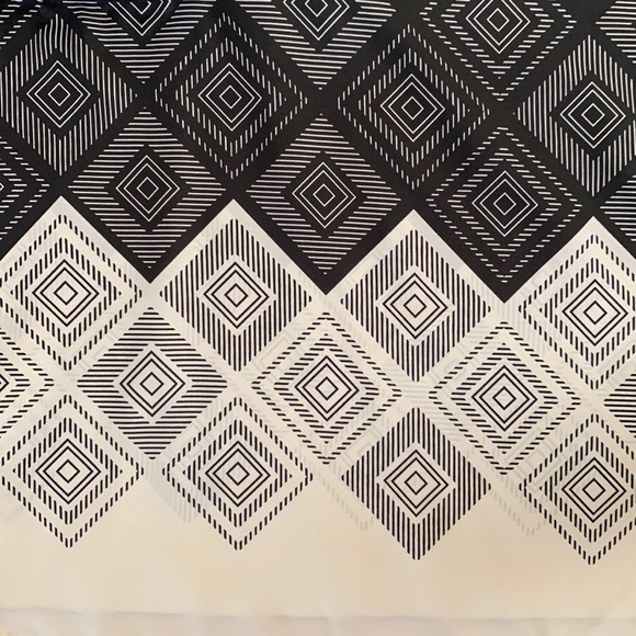 2b bebe Handkerchief Skirt, Medium - Picture 7 of 8